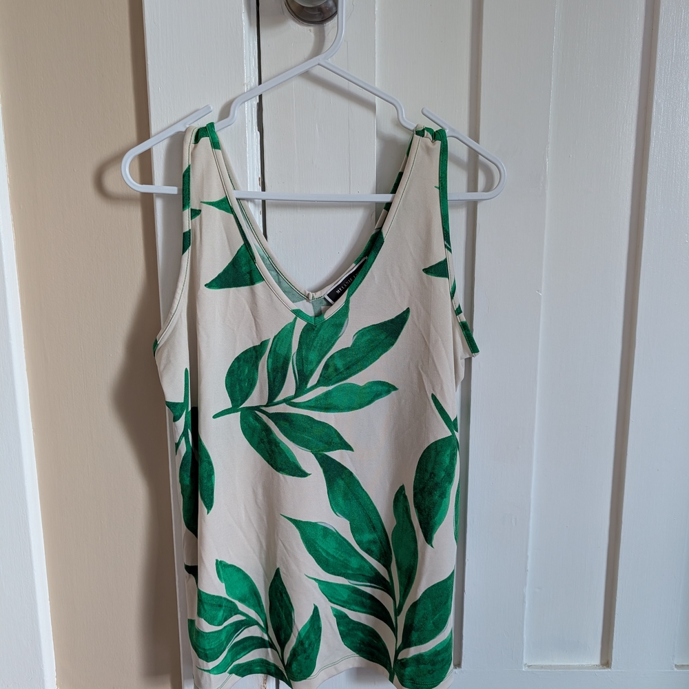 NWT Green Leaf Print Sleeveless Top